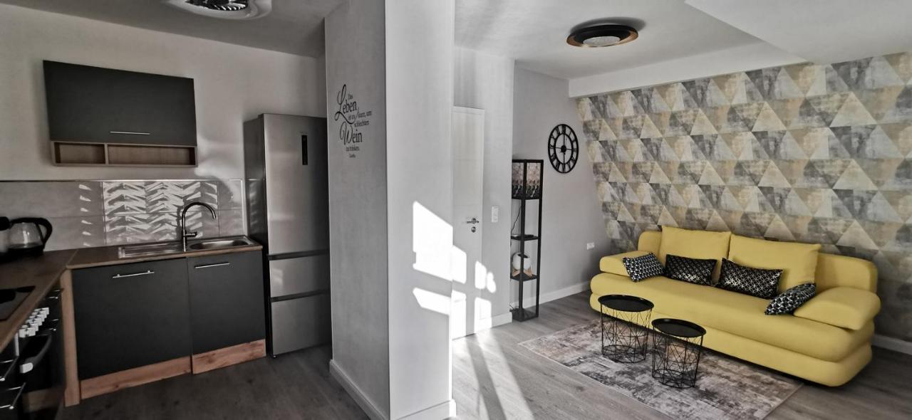 Ferienwohnung Moselterrasse 摩泽尔河畔的泽尔 外观 照片